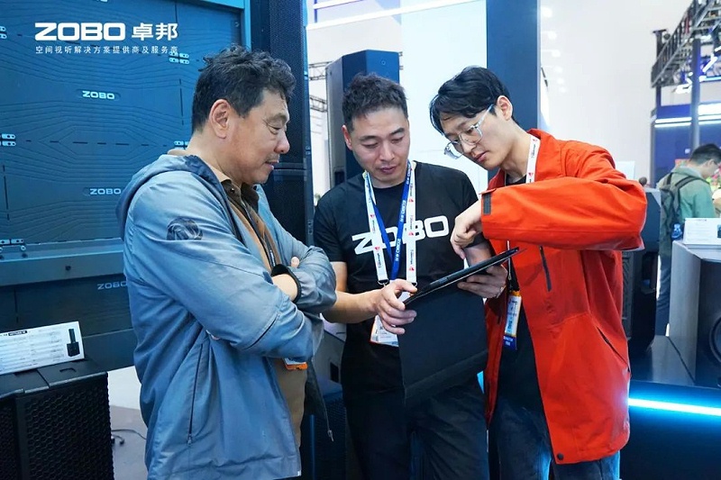2聚焦展會盛況丨北京infocomm展 ZOBO卓邦展會第二天 熱度依舊不減 好評如潮