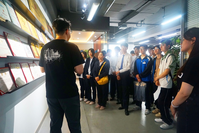 6校企合作 走進職場 協(xié)同育人丨歡迎北京市經貿高級技術學校師生來ZOBO卓邦參觀學習